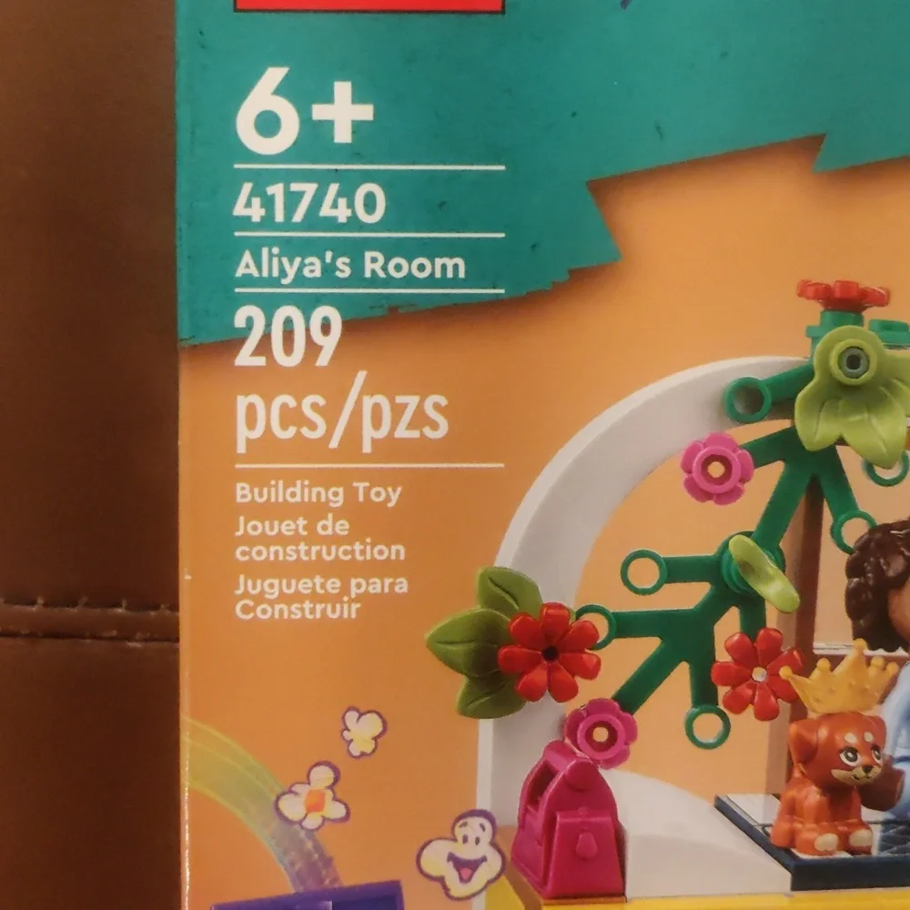 New!LEGO Friends Aliya & Paisley Building Set Y2K Girlhoodcore Fine Motor Develo